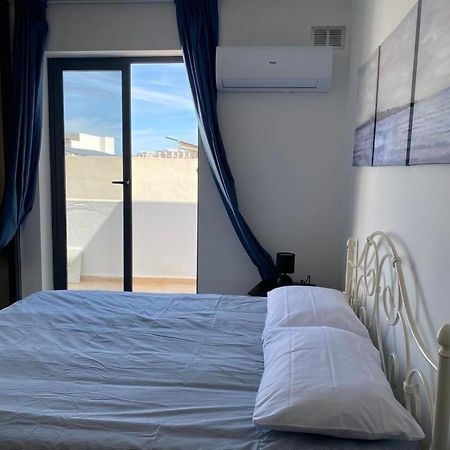 Broadway By The Sea Apartment เซนต์พอลส์เบย์ ภายนอก รูปภาพ