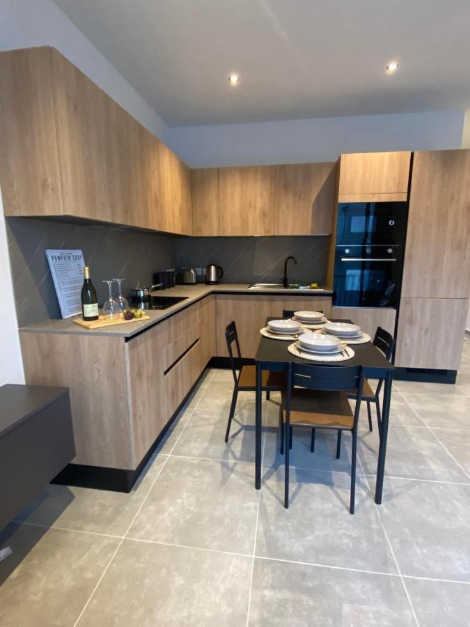 Broadway By The Sea Apartment เซนต์พอลส์เบย์ ภายนอก รูปภาพ