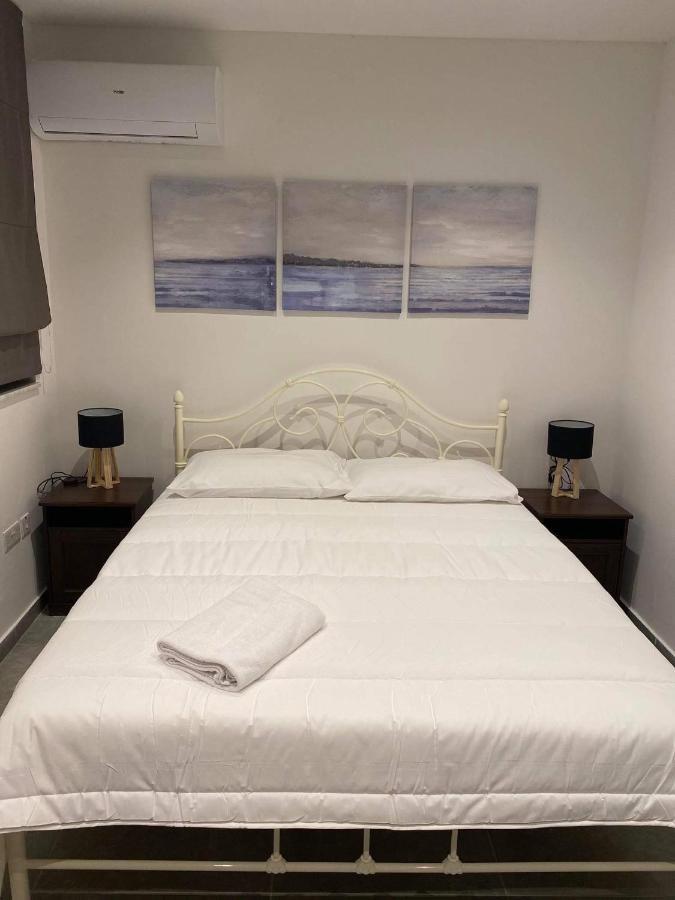 Broadway By The Sea Apartment เซนต์พอลส์เบย์ ภายนอก รูปภาพ