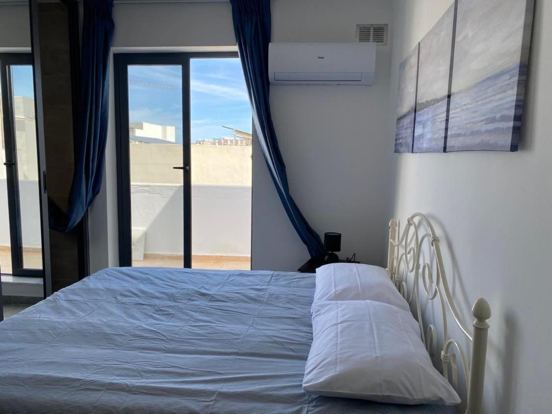 Broadway By The Sea Apartment เซนต์พอลส์เบย์ ภายนอก รูปภาพ